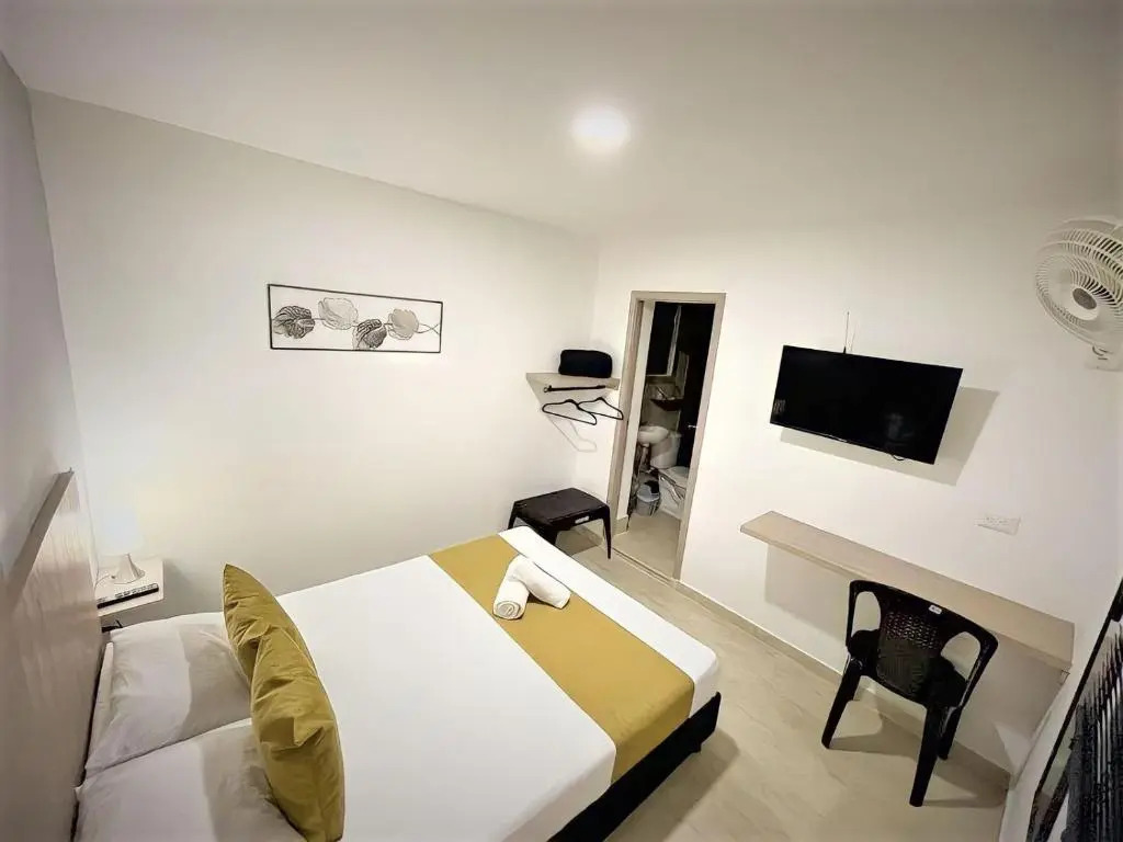 Hotel 12 Nights