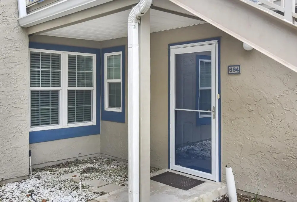 Ground Floor Sun Beach Club - Walking Distance to car Free Beach Sbc884