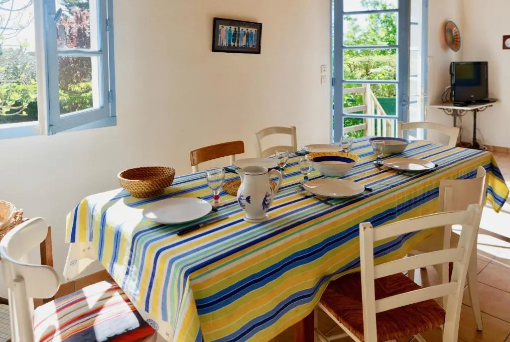 Une Vraie Maison de Vacances À 2 Pas de la Plage de Portmain