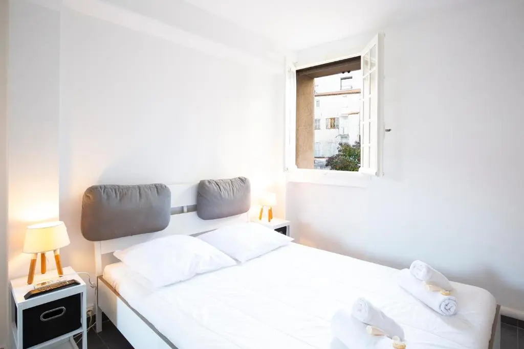 BNB RENTING Chez Dominique - 1 chbre 2-4pers Centre Antibes Migrainier
