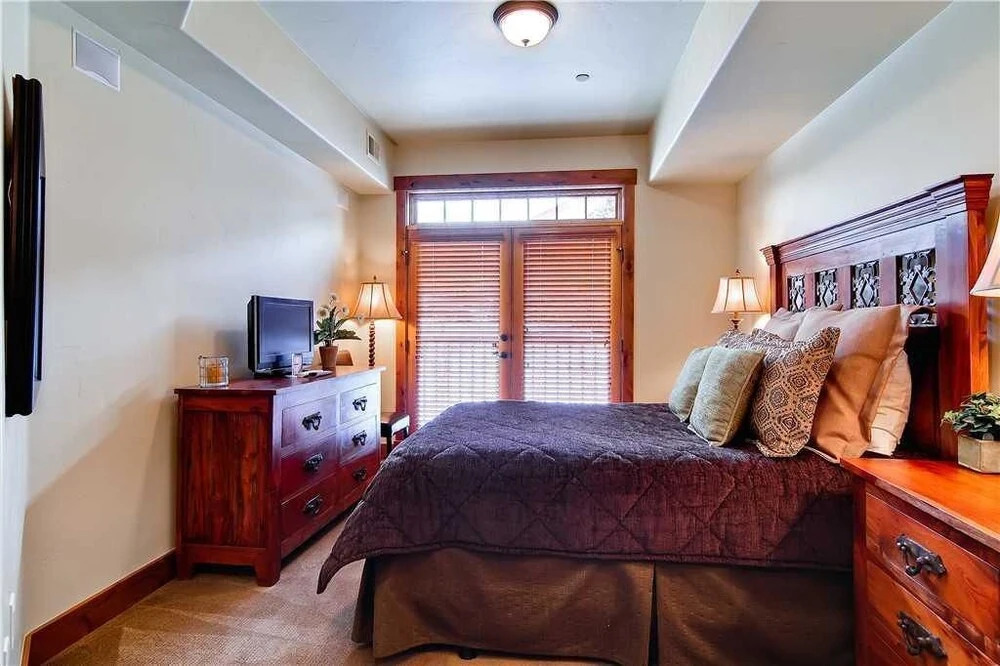 5208 Emerald Lodge, Trappeur's Crossing Apartment 4