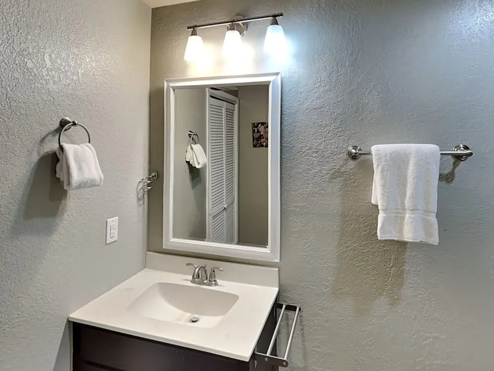 Flippin Fabulous 107 2 Bedrooms 2 Bathrooms Condo