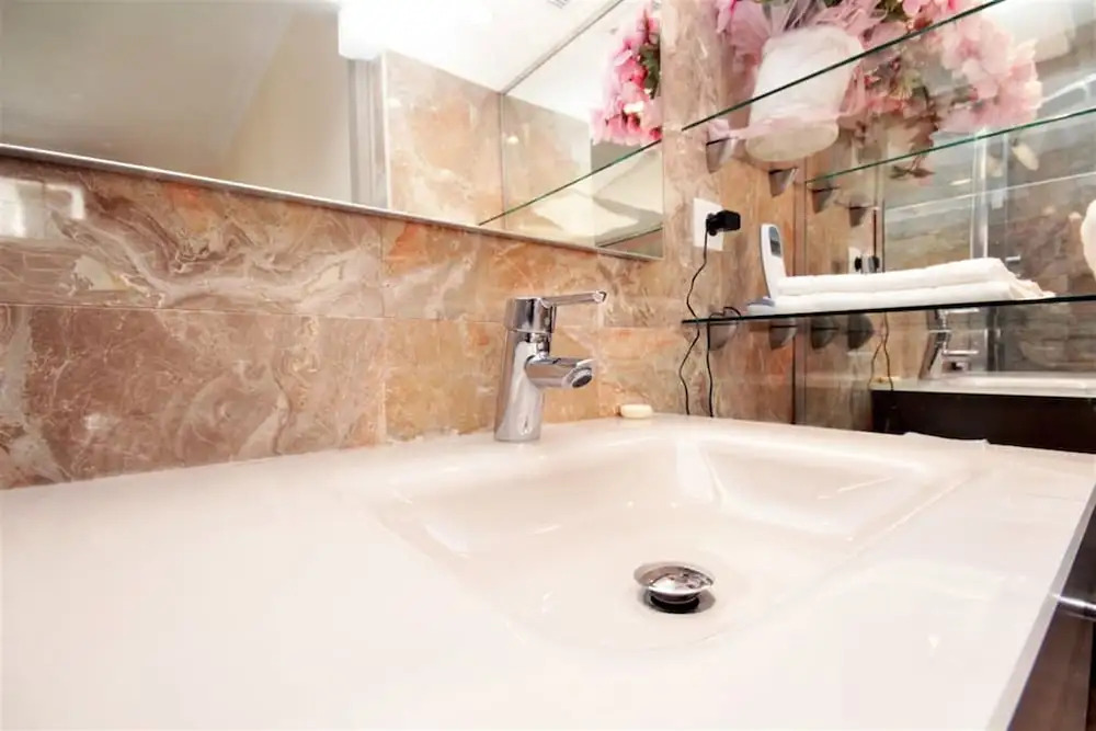 2 rooms - next to the Eiffel tower - Trocadéro