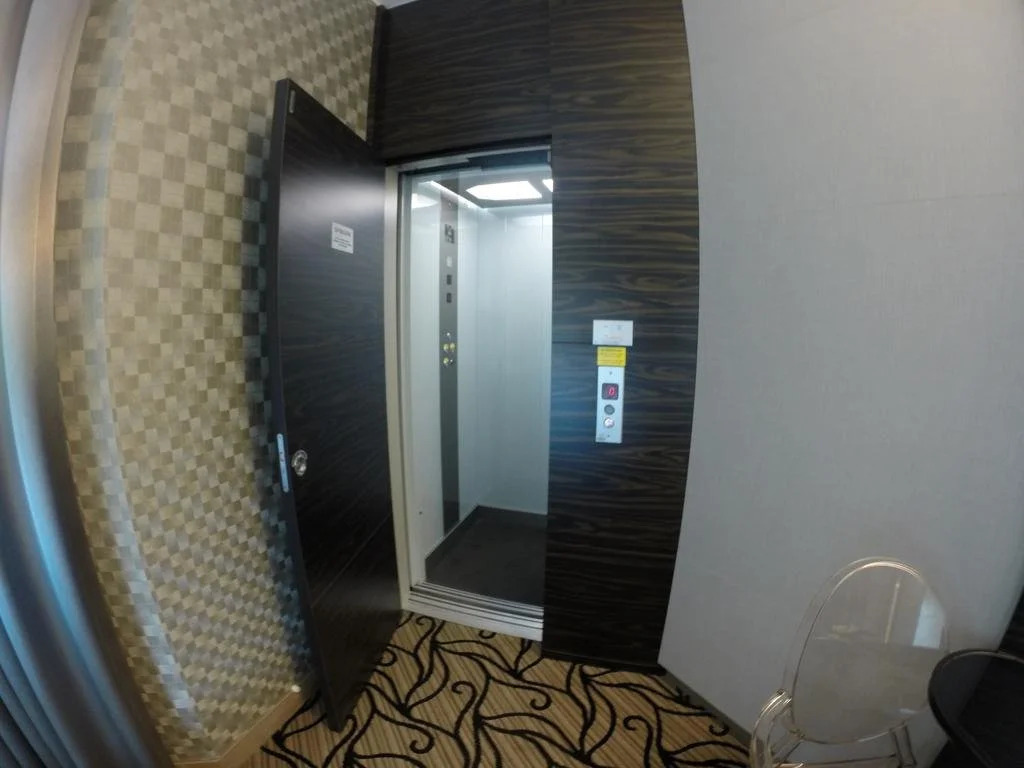 Iris Hotel