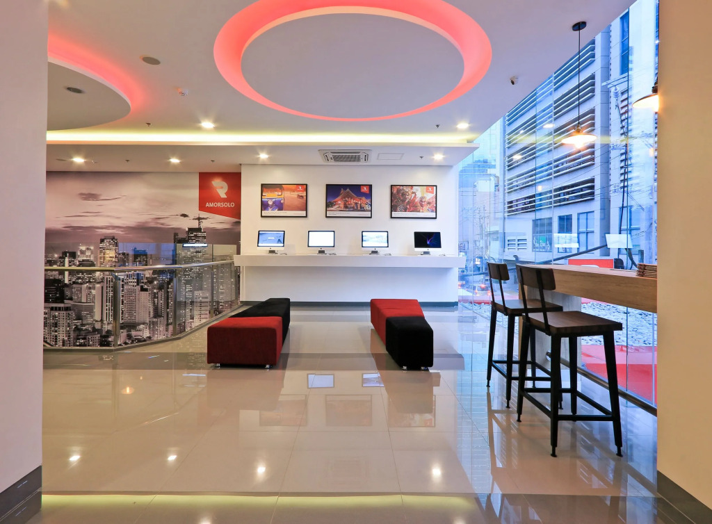Red Planet Makati Amorsolo