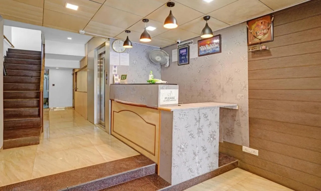 Itsy Hotels Aakash,100 Mts From Sardar Patel Stadium
