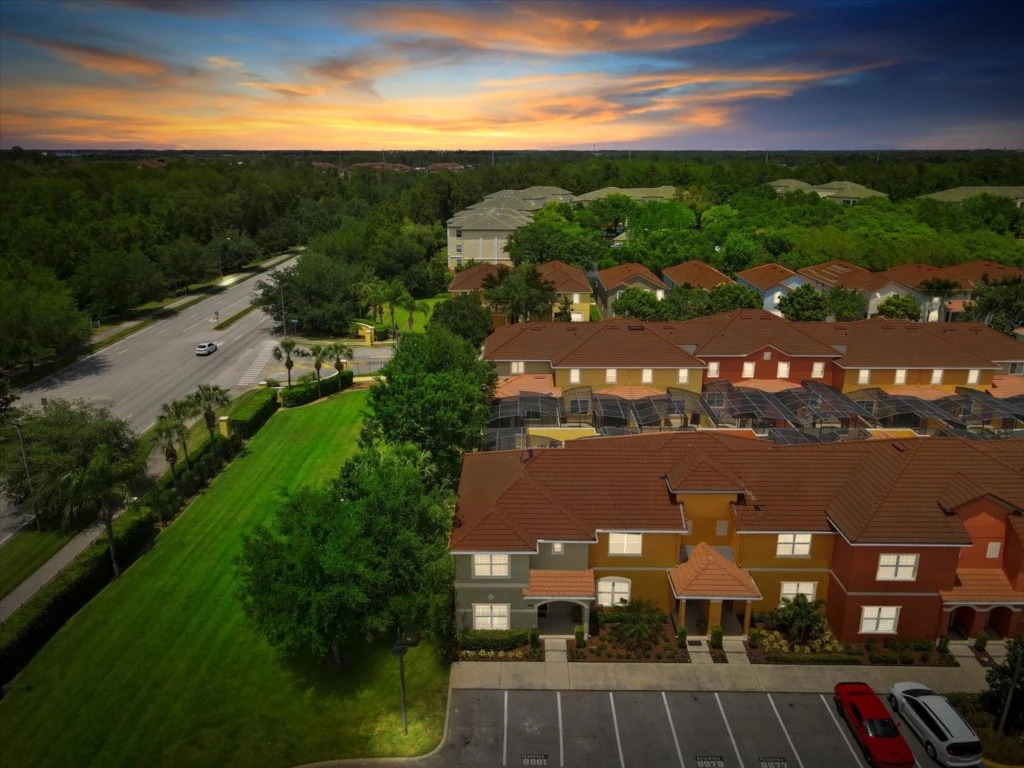 5 Bedrooms 4 Bathrooms Paradise Palms 8981 Cp