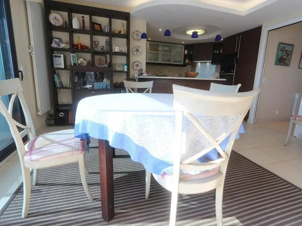Appartement avec vue mer à 50m de la plage proche thalasso casino et restaurants FR 1 481 157