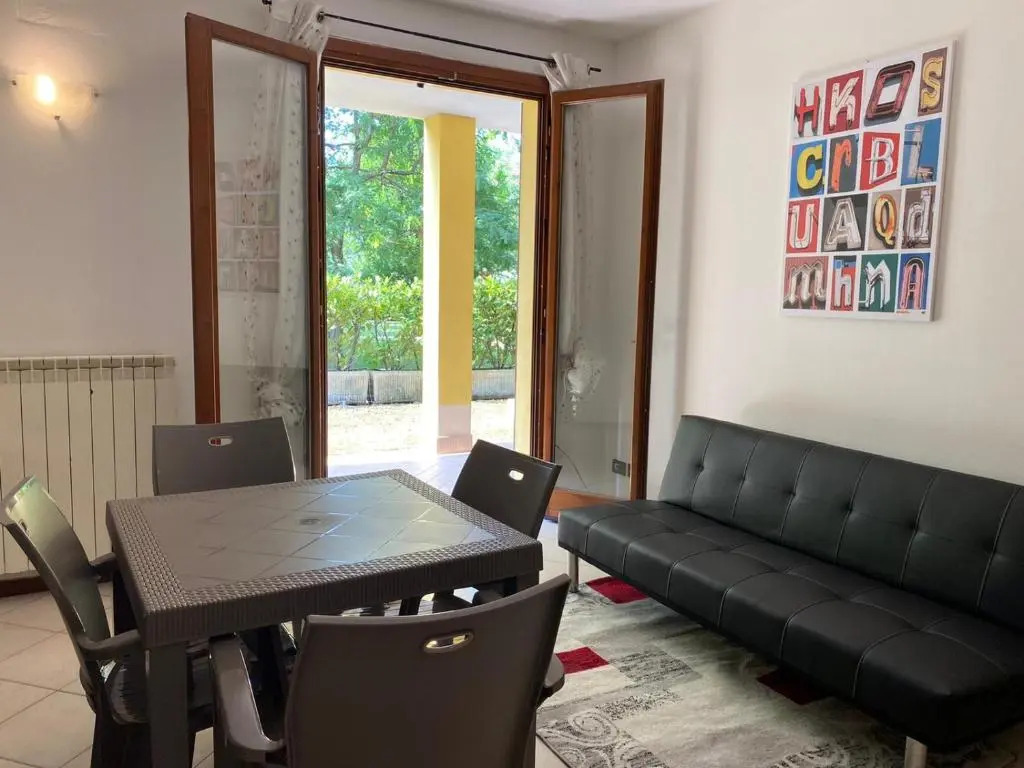 Apartment with Private Garden in Residence with Pool