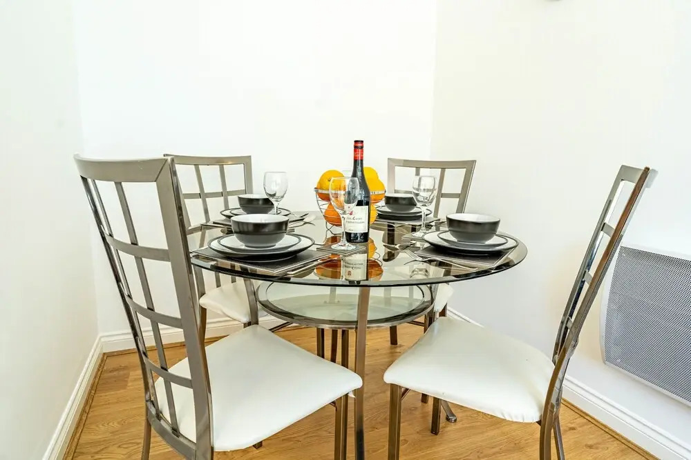 Celador Apartments - Riverside House Serviced Apartments