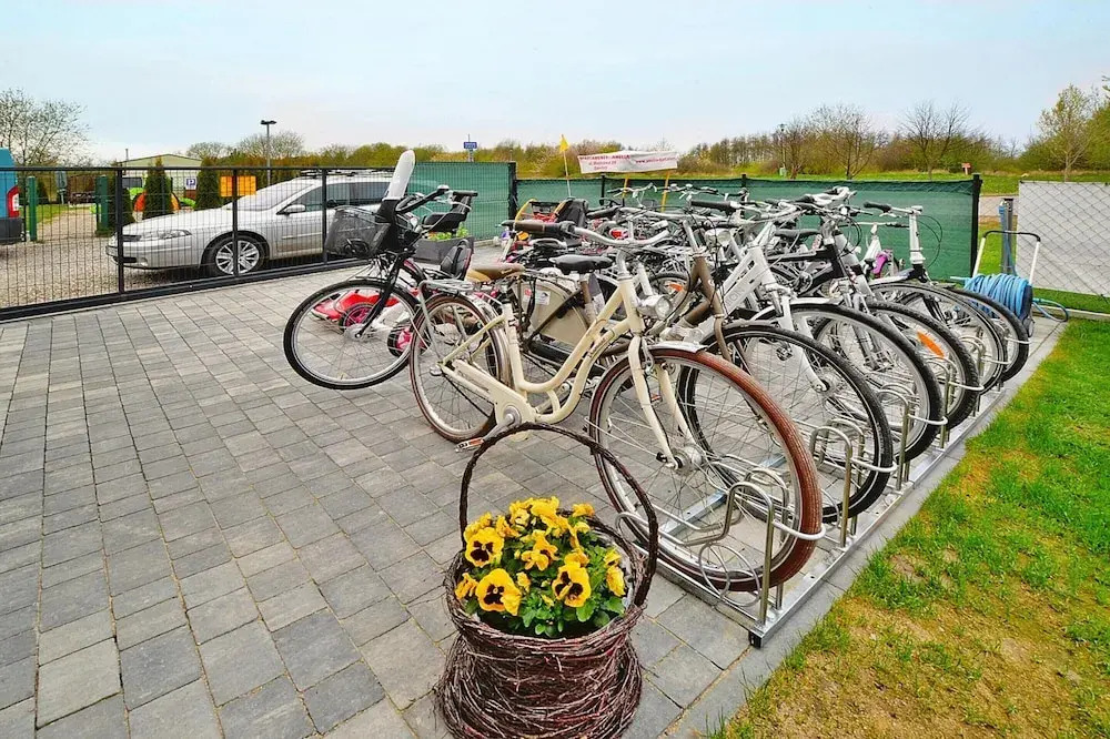 Holiday Homes Near the Beach, Sauna, Whirlpool