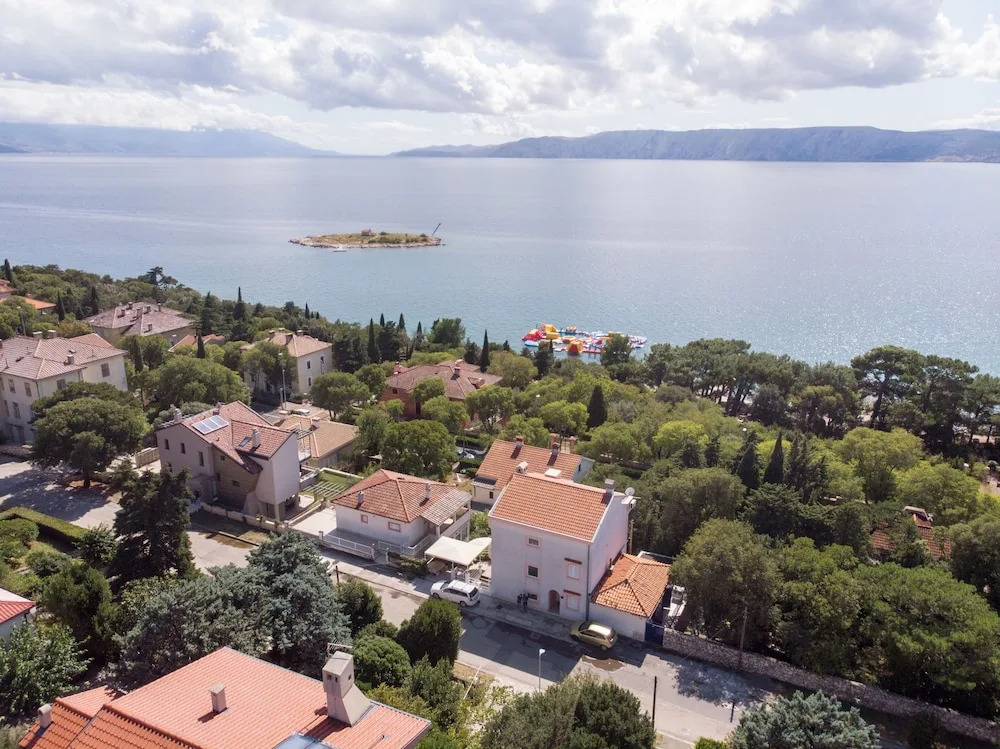 Apartments Snjezana