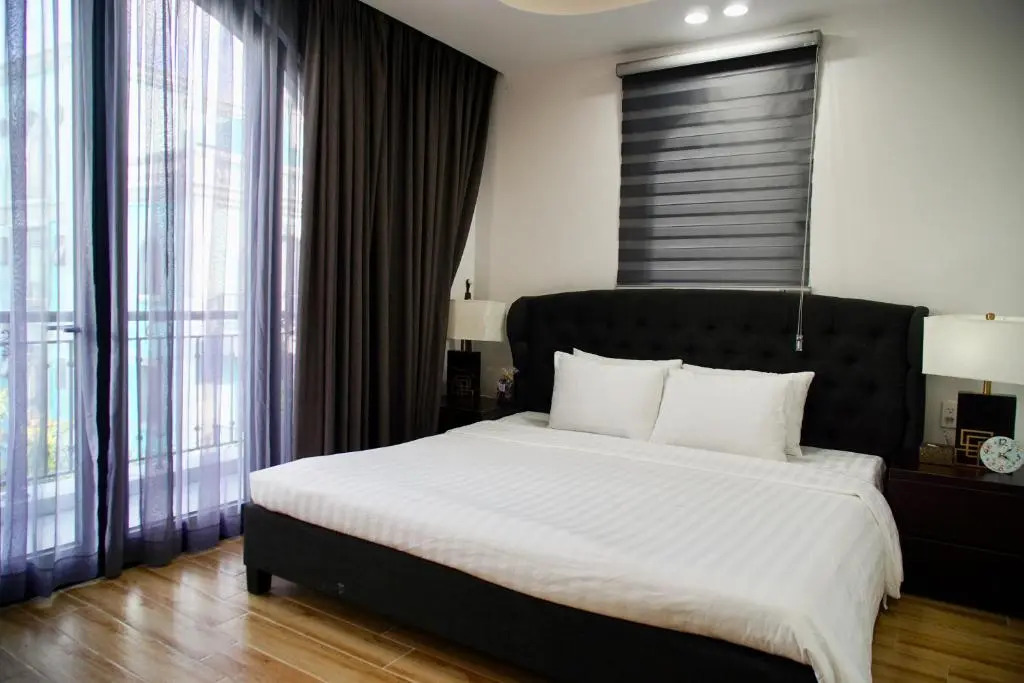 5BR West coast Phu Quoc Duplex Villa by the beach