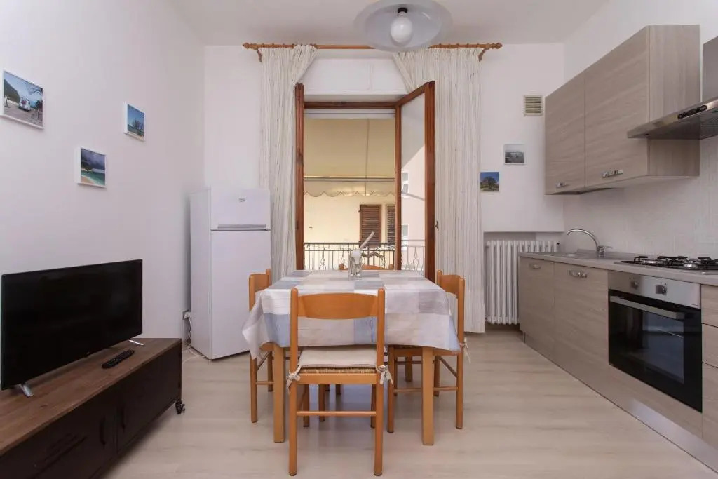 S173 - Sirolo, Ampio Trilocale Comodo Ai Servizi Sx