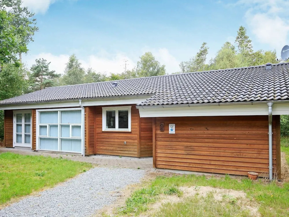Serene Holiday Home in Saeby With Whirlpool