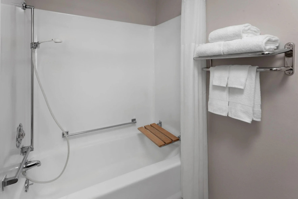 Baymont inn by Wyndham Oshkosh Airport