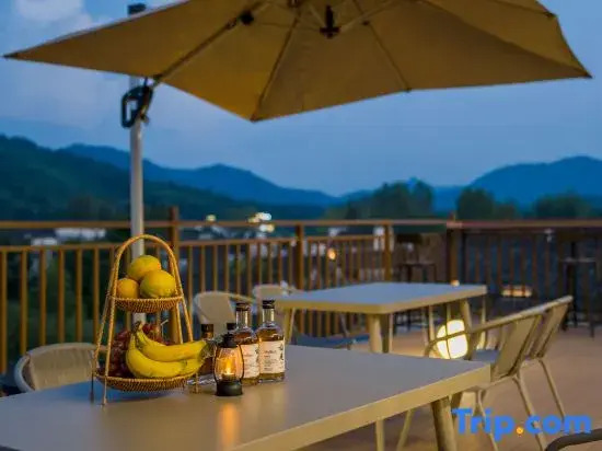 Hongcun Lane Wang·Light Luxury Holiday Homestay (Yuenuma Branch)