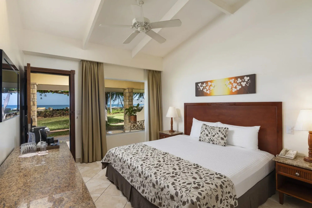 Hotel Tamarindo Diria Beach Resort