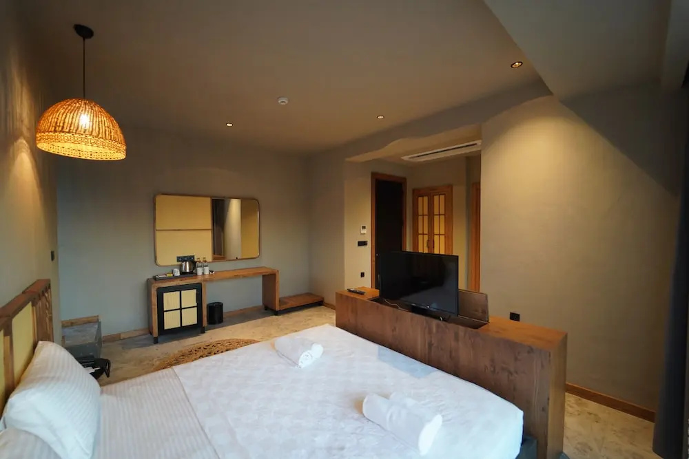 Icon Beach Suites Hotel Sovalye Island