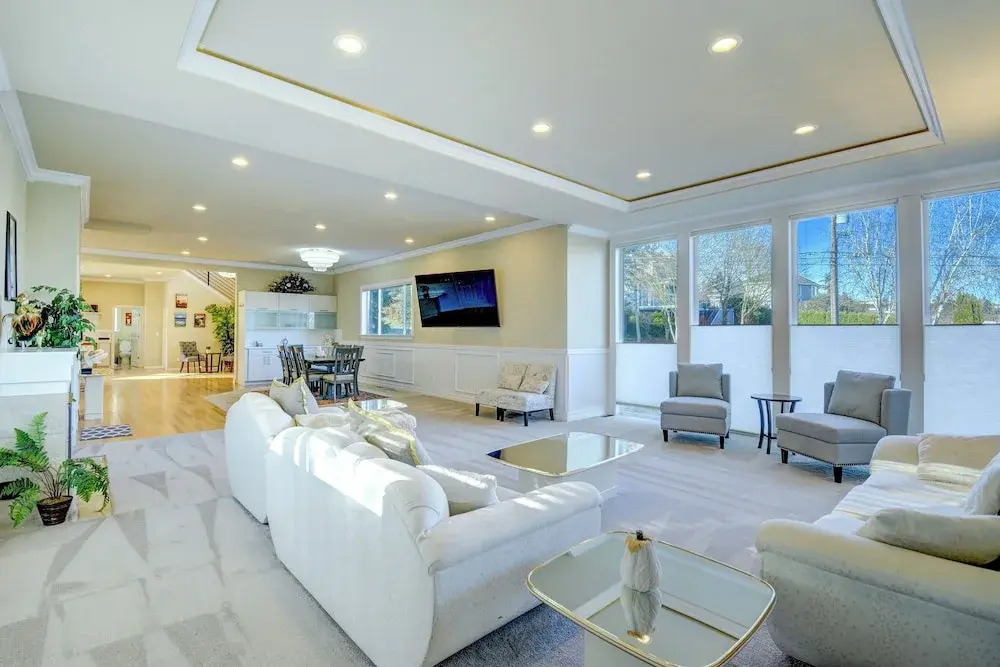 Luxe Federal Way Rental - Walk to the Water