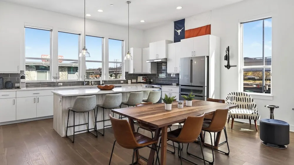 Rooftop Living in Central Austin Near UT, Dining & Music Concordia Retreat by Avantstay