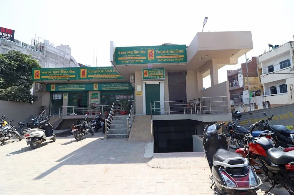 Oyo 23157 Grand Sudershan Hs