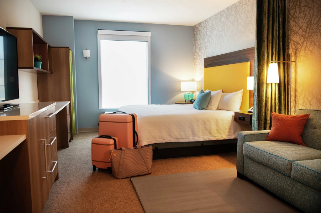 Home2 Suites By Hilton Miami Airport South Blue Lagoon