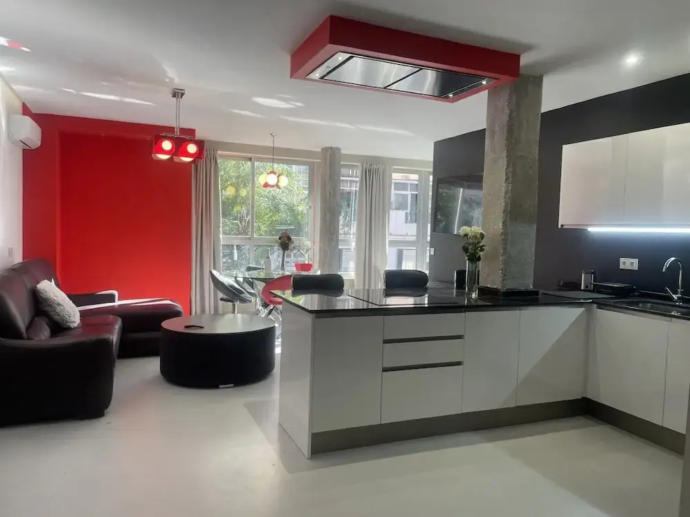 LAHOLA Glam Suites