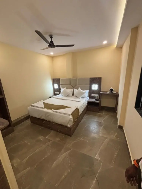 Hotel Crystal Castle