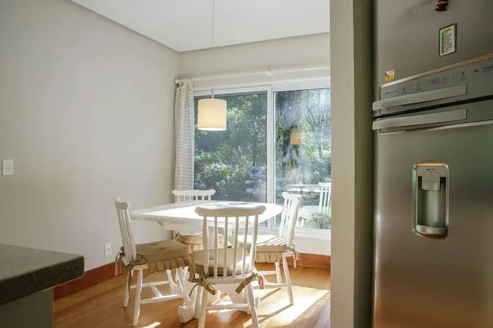 Linda Casa De 3 Quartos Em Condominio Exclusivo De Gramado