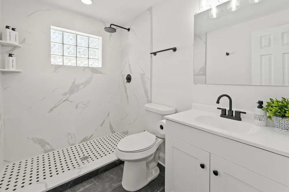Sunny Palmetto Oasis: 4br Home With Private Pool 4 Bedroom Home by RedAwning
