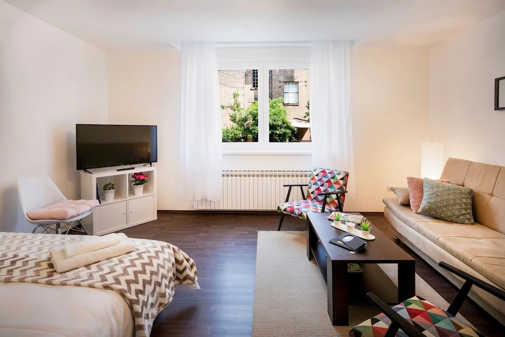 Modern Studio in Old Town - BEST LOCATION