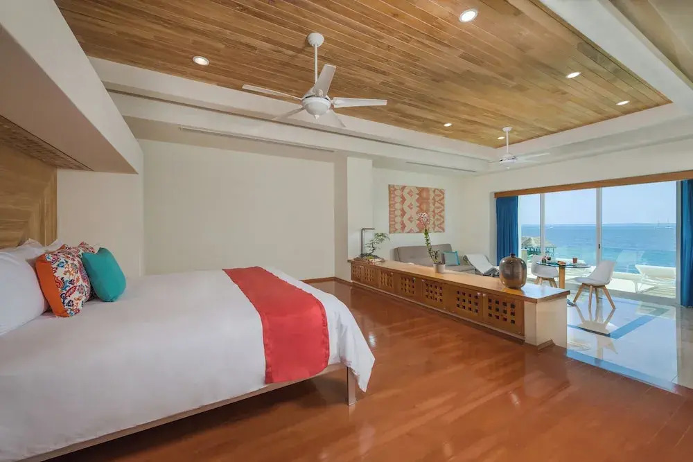Villa Punta Sam - Beachfront Luxury Villa