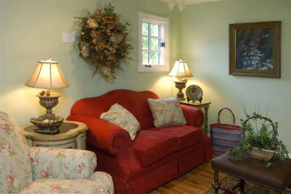 Hillwinds Inn - Blowing Rock