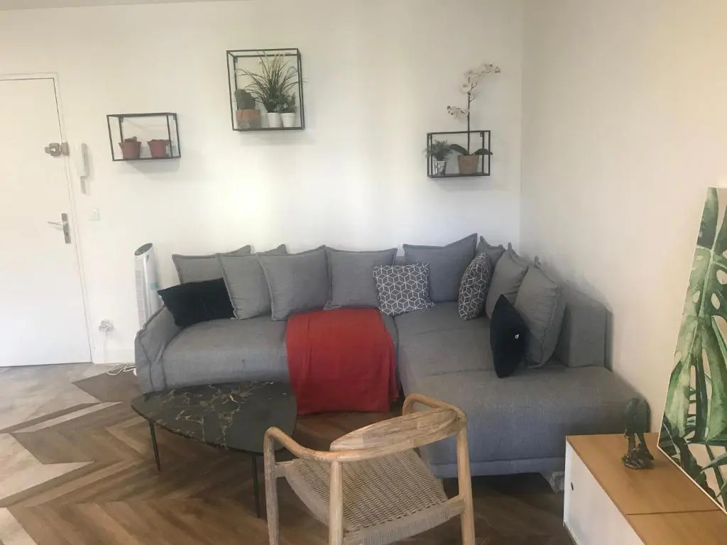 Nid Douillet - BEL APPARTEMENT avec GARAGE