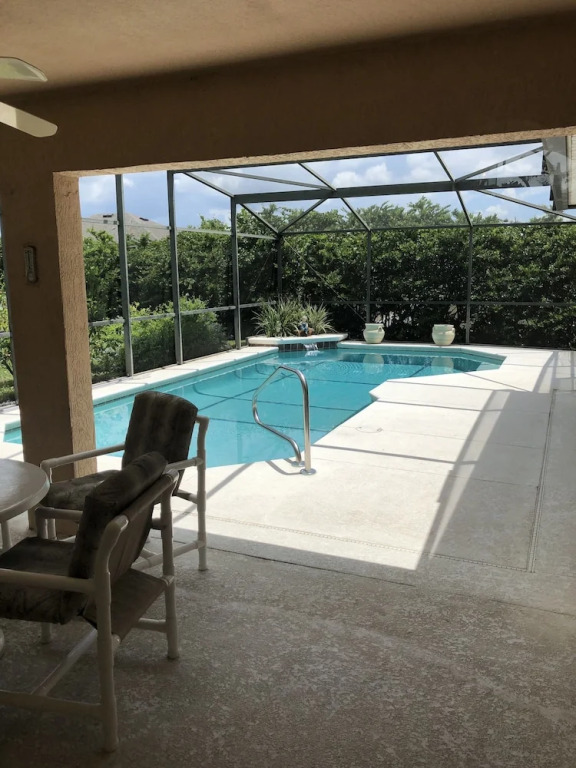 Lovely 4 Bed Home with Private Pool in Disney Area TR215MD