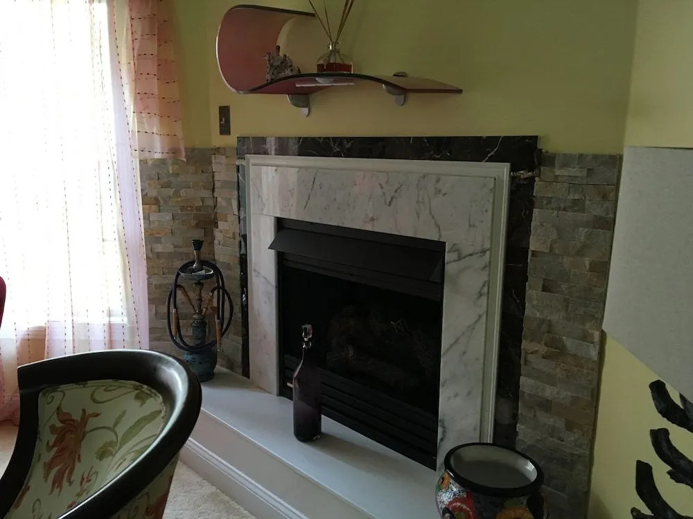 Luxury 3 BR home 1 Block from the Beach