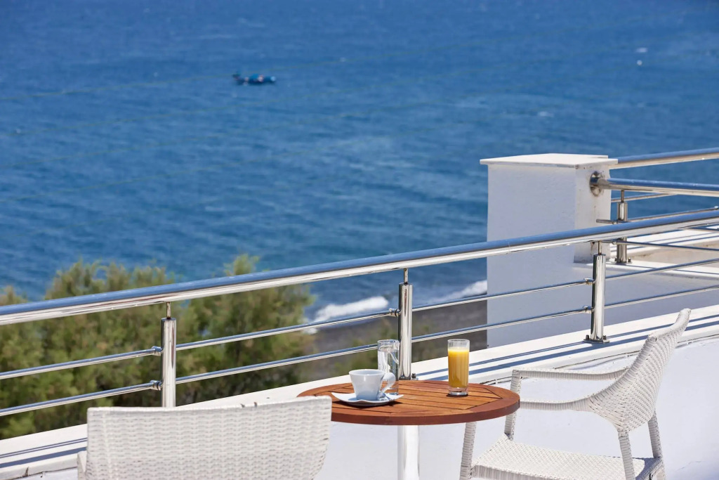 Alesahne Beach Hotel