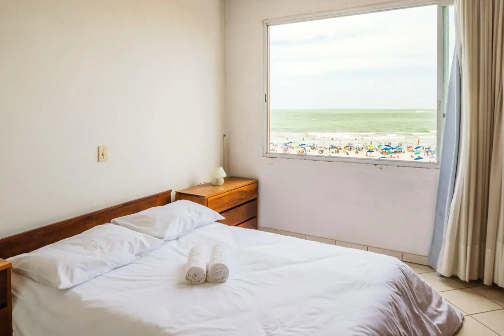 Apto Pé Na Areia Com Linda Vista Frente Mar Cel403