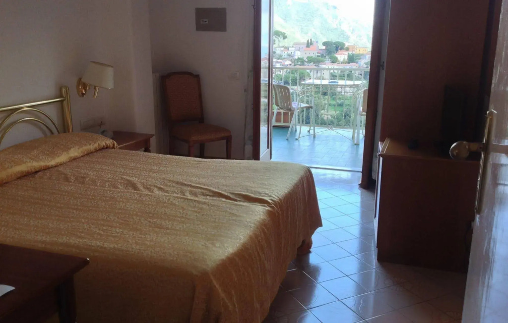 HOTEL ZINTONIO