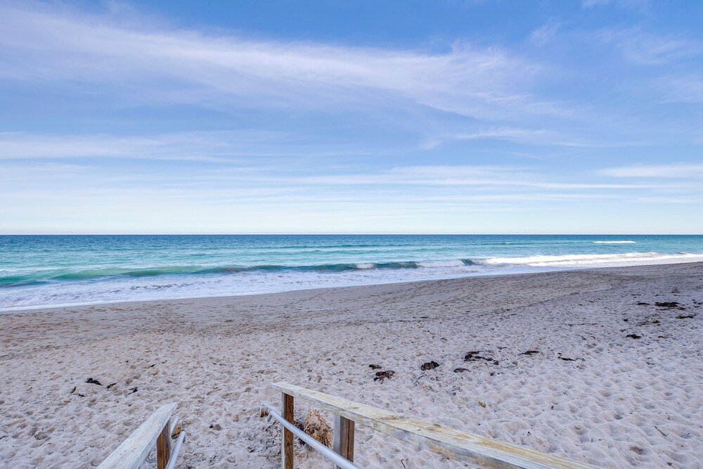 Waterfront Resort Home! Extended Jensen Beach Stay