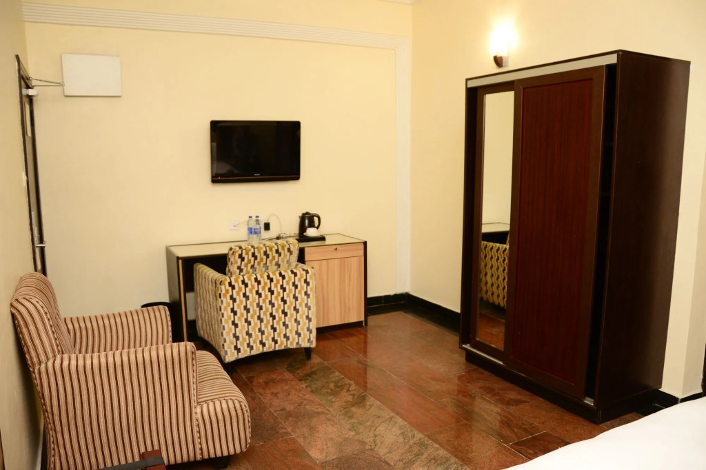 Best Western The Island Hotel