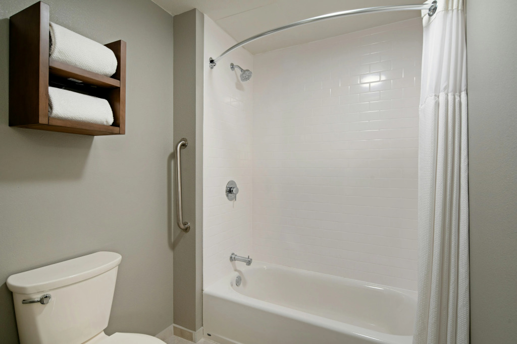 Staybridge Suites - Long Beach Airport by IHG