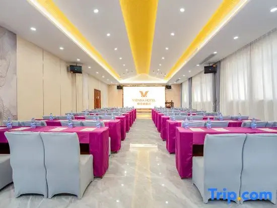 Vienna Hotel (Dongguan Machong Huayang Lake)