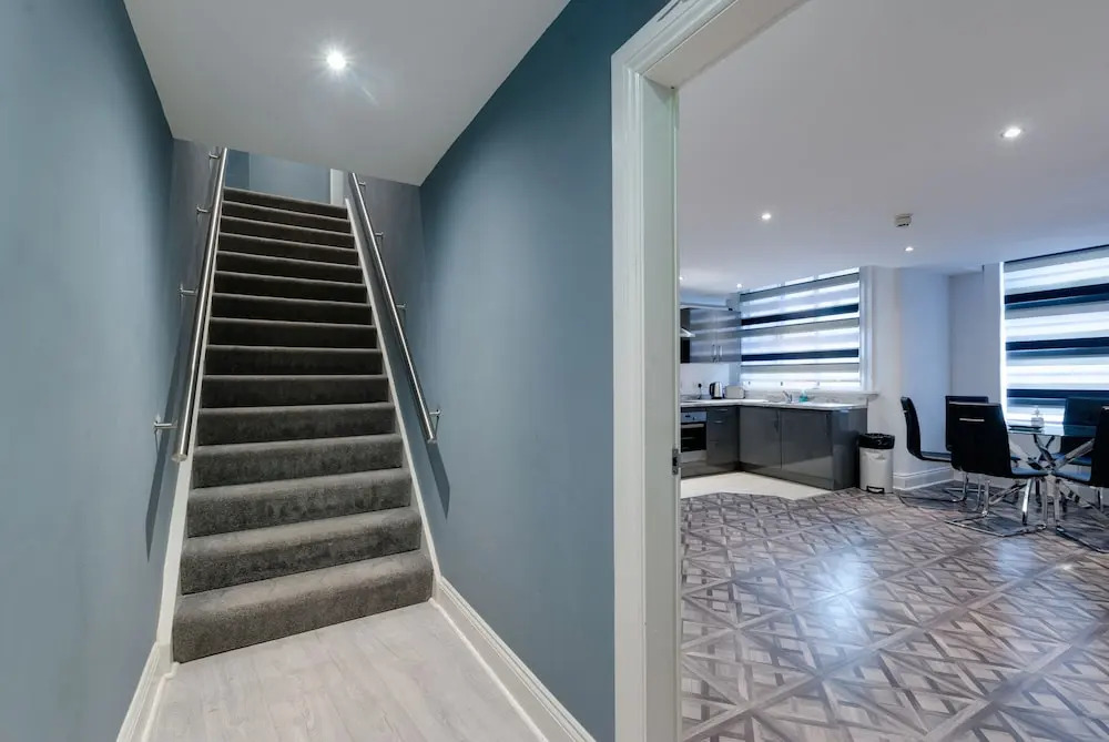 Temple Court Cavern Quarter Apartments by Happy Days