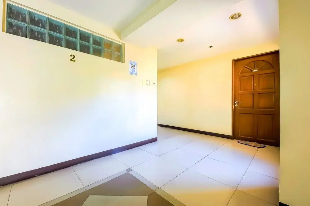 OYO 794 Regatta Residences