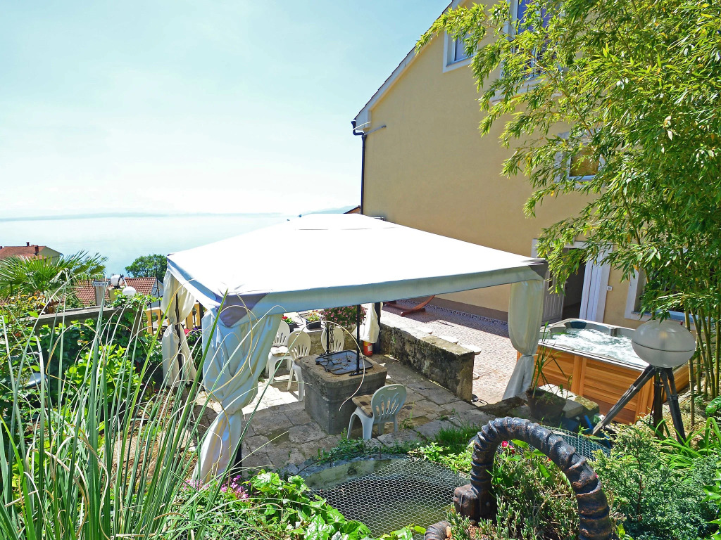 Holiday home Andrea with whirpool by Villas Guide
