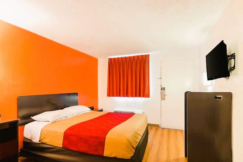 Motel 6 Mobile North