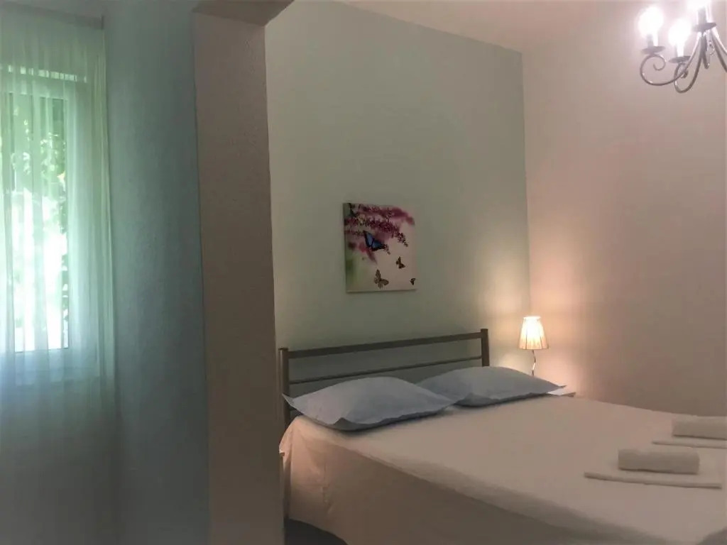 Apartments Leut