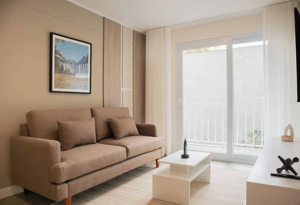 w Stylish 1BR Apartment w Pool in Barranco